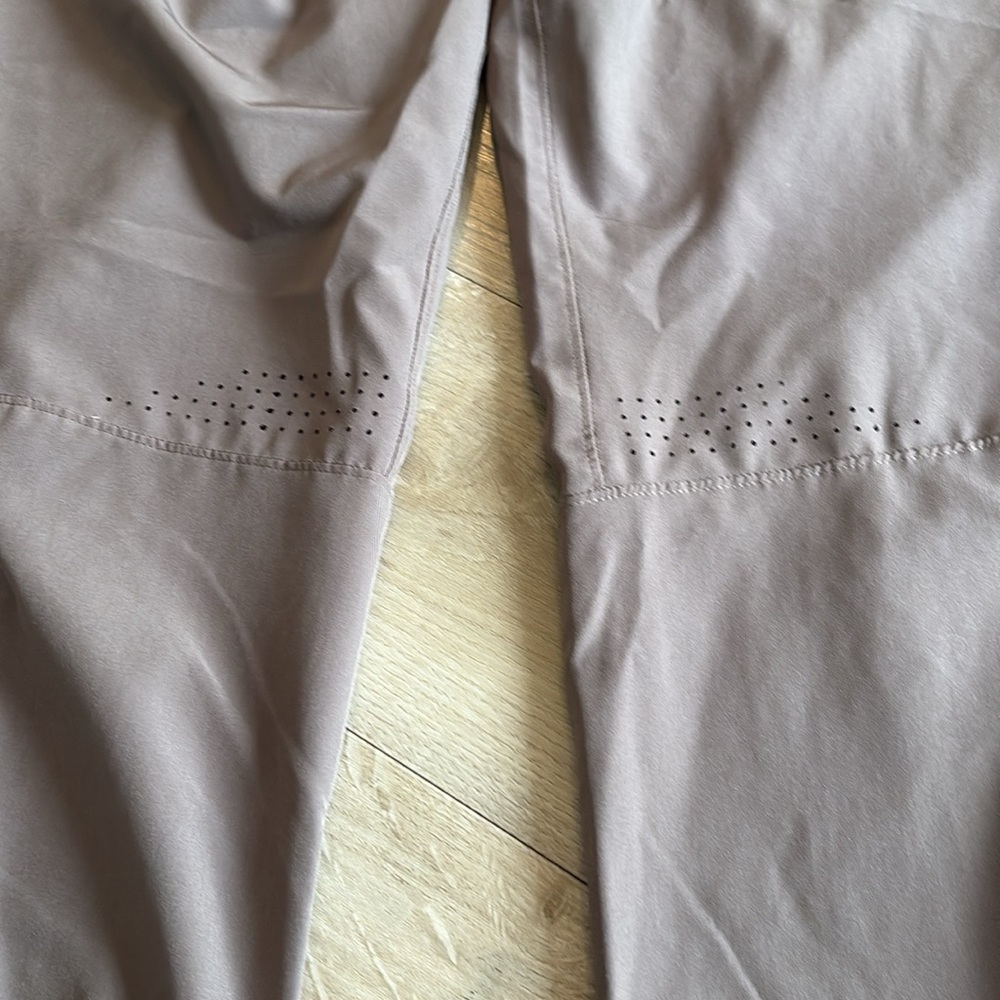 Abercrombie & Fitch YPB Motion Tek Pants Men’s Size XS 2 Tone Taupe Drawstring - Picture 9 of 12